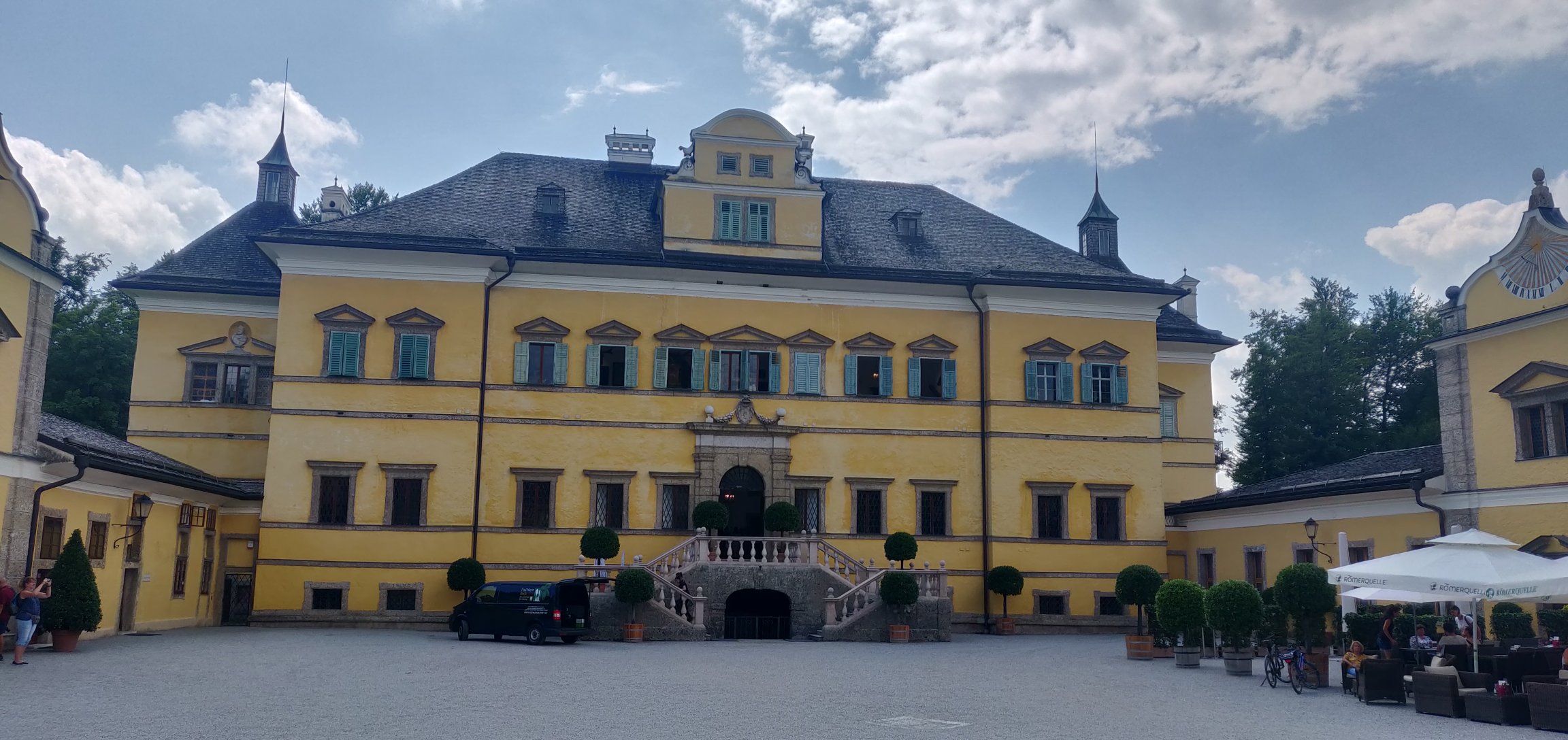 Foto bij Schloss Hellbrun