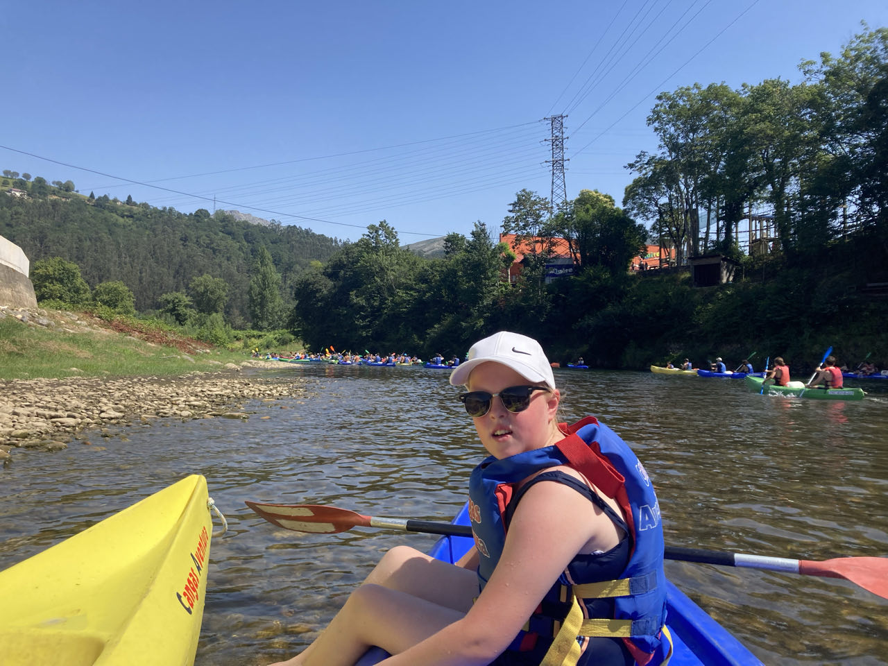 Foto bij Cangas De Onís - Kano op de Sella