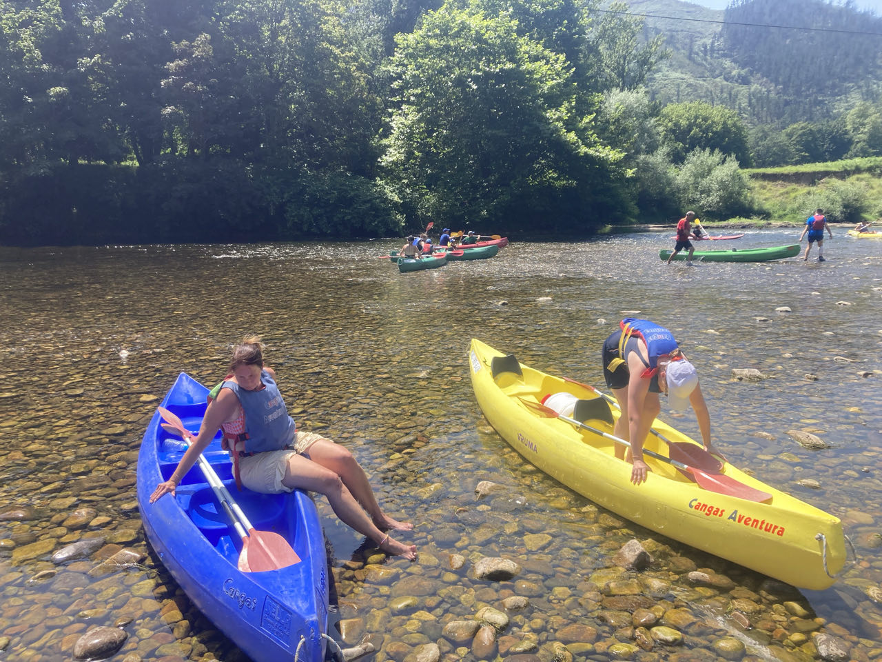 Foto bij Cangas De Onís - Kano op de Sella