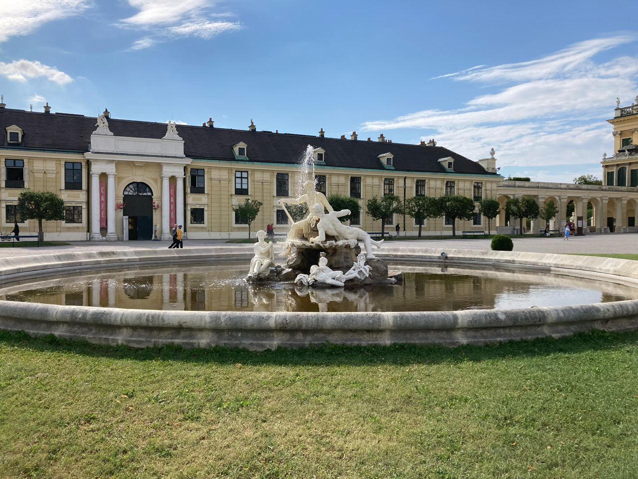 Foto bij Vienna: Schloss Schönbrunn