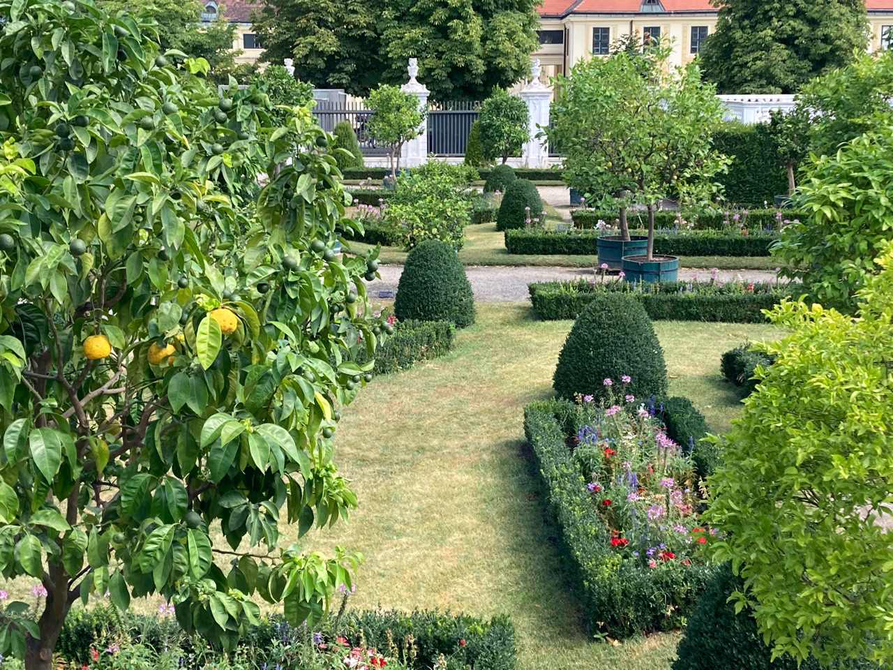 Foto bij Vienna: Schloss Schönbrunn
